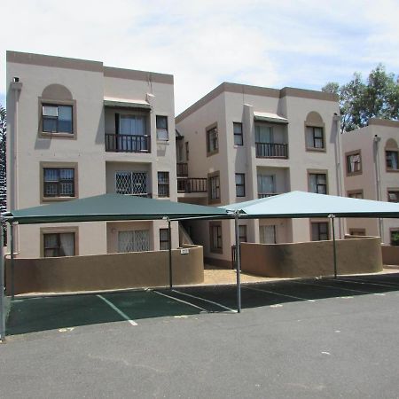 Broadway Self Catering Apartments เดอร์บันวิลล์ ภายนอก รูปภาพ