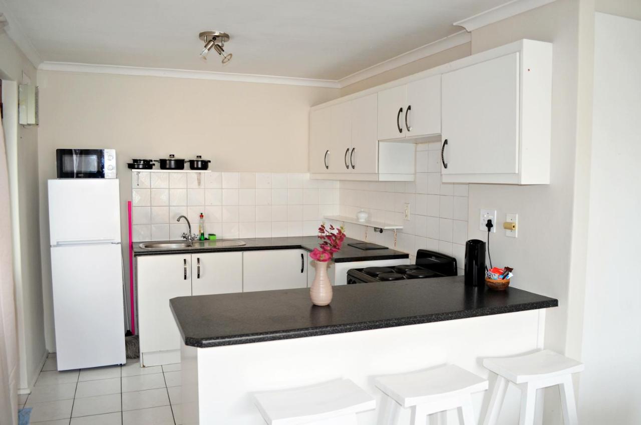 Broadway Self Catering Apartments เดอร์บันวิลล์ ภายนอก รูปภาพ