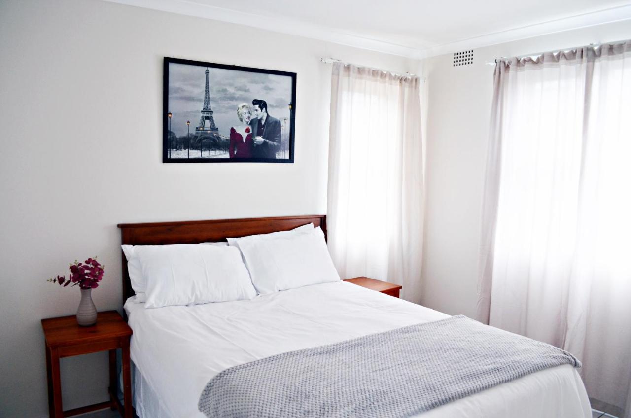 Broadway Self Catering Apartments เดอร์บันวิลล์ ภายนอก รูปภาพ
