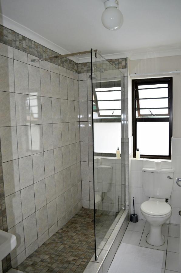 Broadway Self Catering Apartments เดอร์บันวิลล์ ภายนอก รูปภาพ