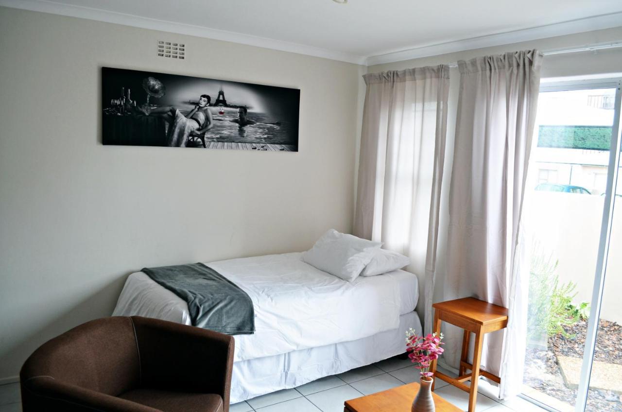Broadway Self Catering Apartments เดอร์บันวิลล์ ภายนอก รูปภาพ