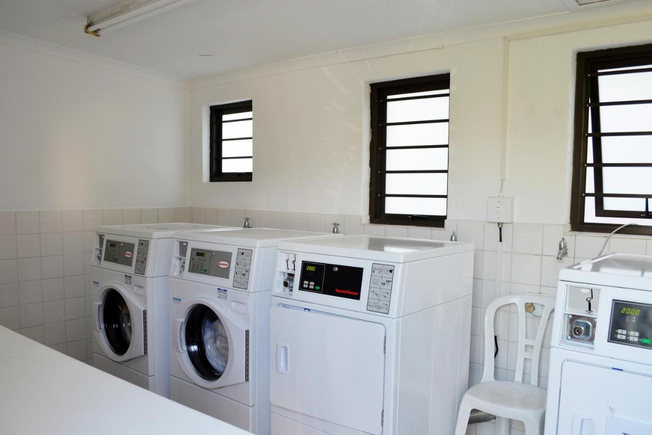 Broadway Self Catering Apartments เดอร์บันวิลล์ ภายนอก รูปภาพ