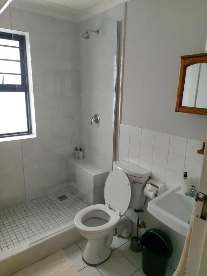 Broadway Self Catering Apartments เดอร์บันวิลล์ ภายนอก รูปภาพ