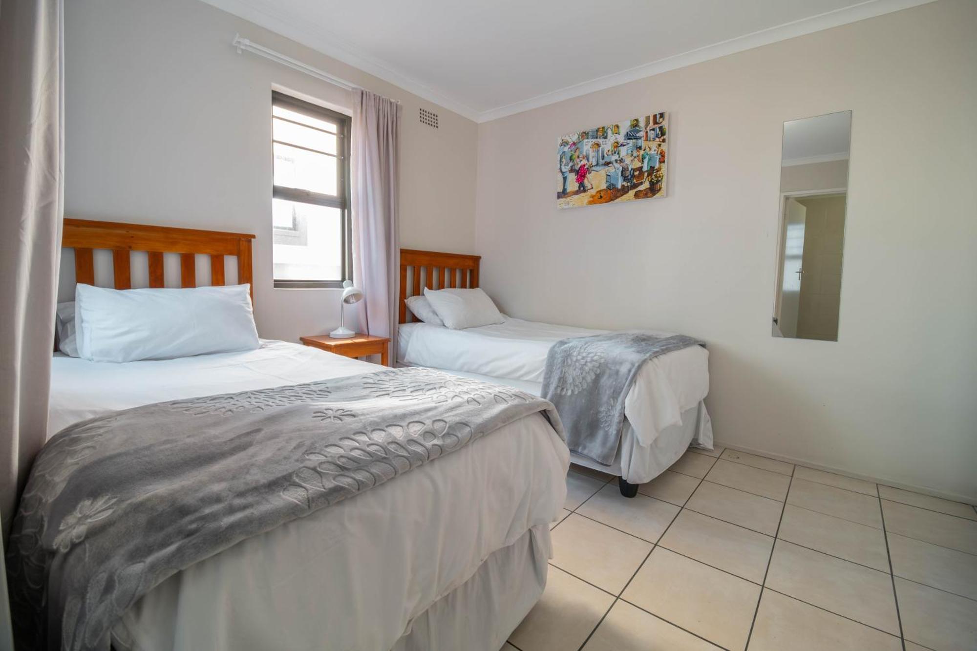 Broadway Self Catering Apartments เดอร์บันวิลล์ ภายนอก รูปภาพ